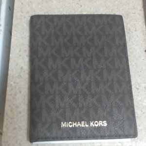 Michael Kors Billfold Wallet
